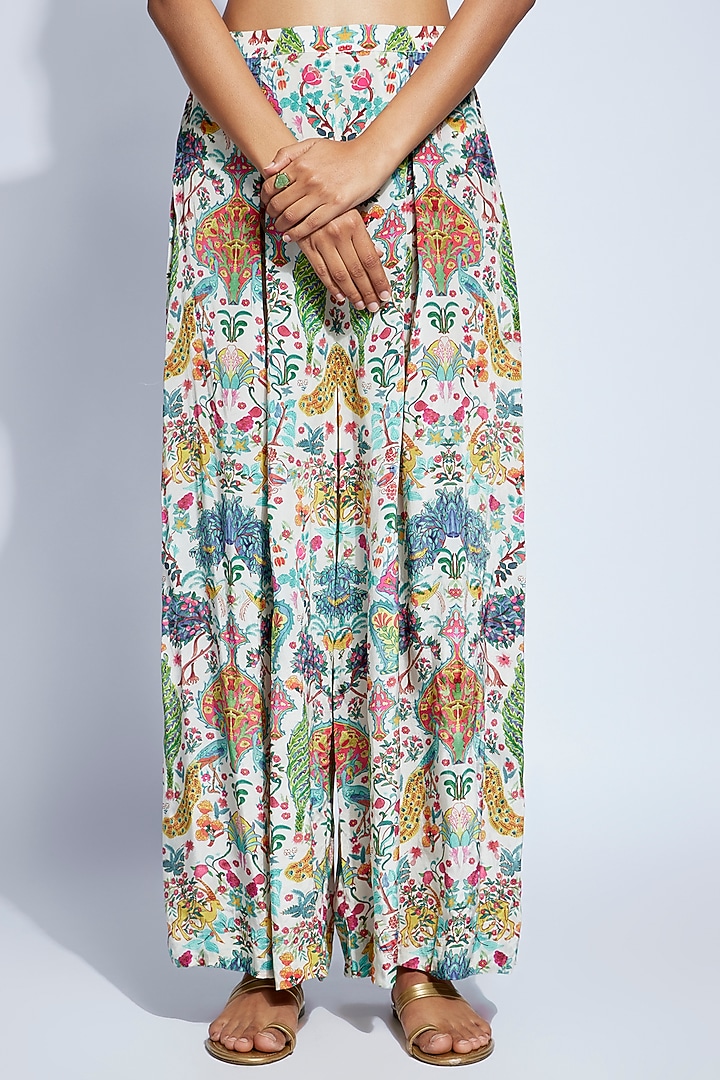 Ivory Georgette Mugal Printed Cape Set by Rajat tangri at Pernia's Pop Up Shop
