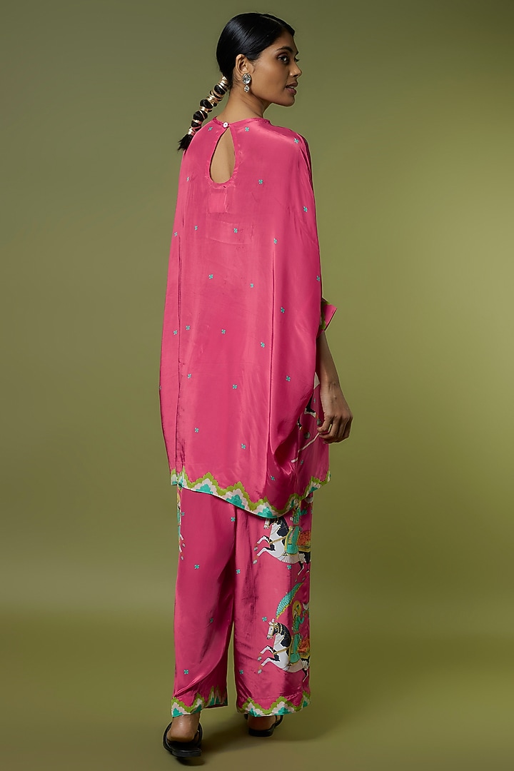 Fuchsia Crepe Kaftan Set by Rajat tangri at Pernia's Pop Up Shop