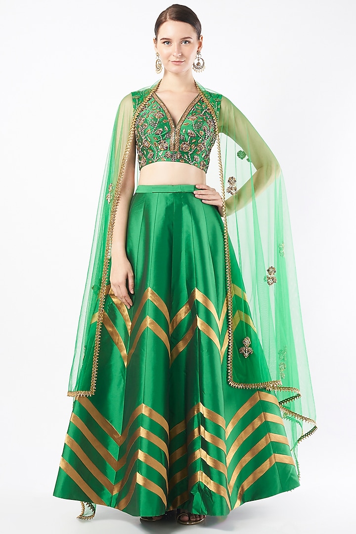 Emerald Green Tafetta Wedding Lehenga Set by Rajat tangri at Pernia's Pop Up Shop