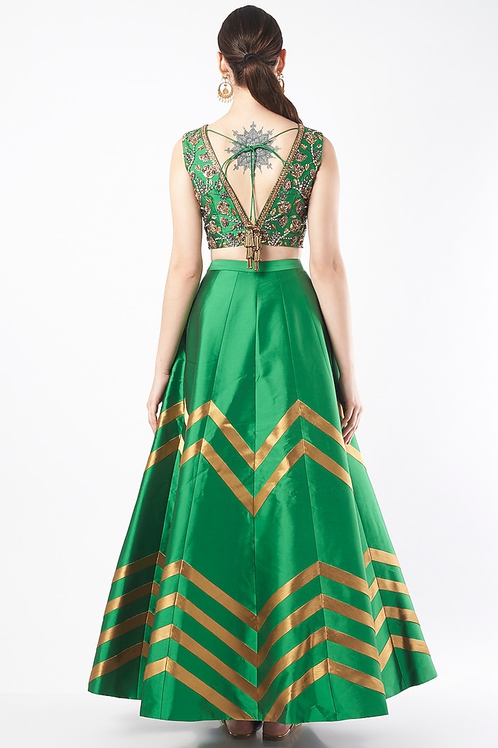 Emerald Green Tafetta Wedding Lehenga Set by Rajat tangri at Pernia's Pop Up Shop