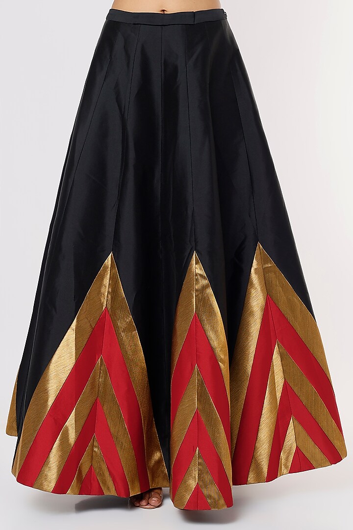 Black & Red Chevron Printed Wedding Lehenga Set by Rajat tangri at Pernia's Pop Up Shop