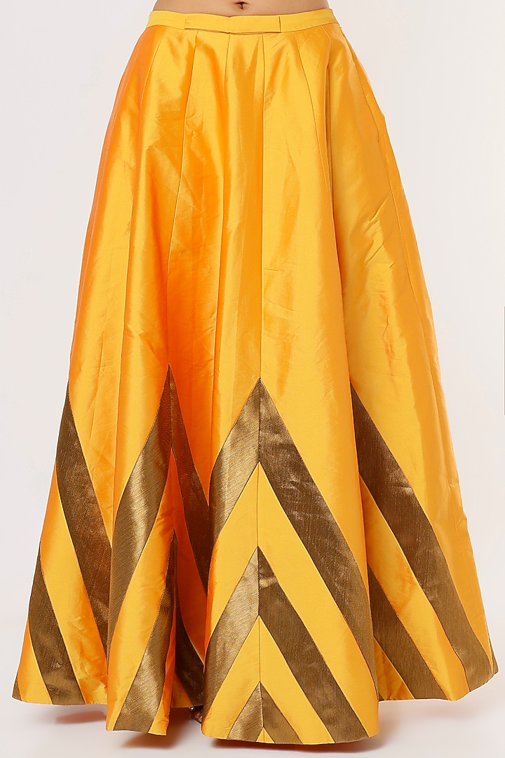 Yellow Taffeta Printed Wedding Lehenga Set by Rajat tangri at Pernia's Pop Up Shop