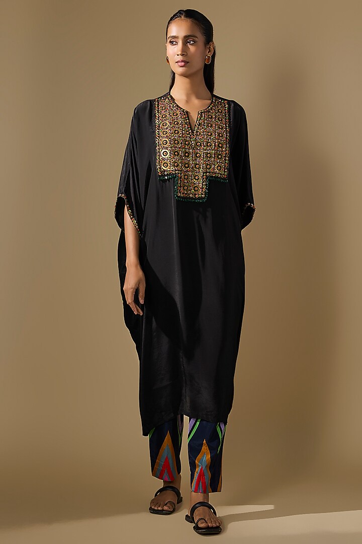 Black Crepe Embroidered Kaftan Kurta Set by Rajat tangri at Pernia's Pop Up Shop