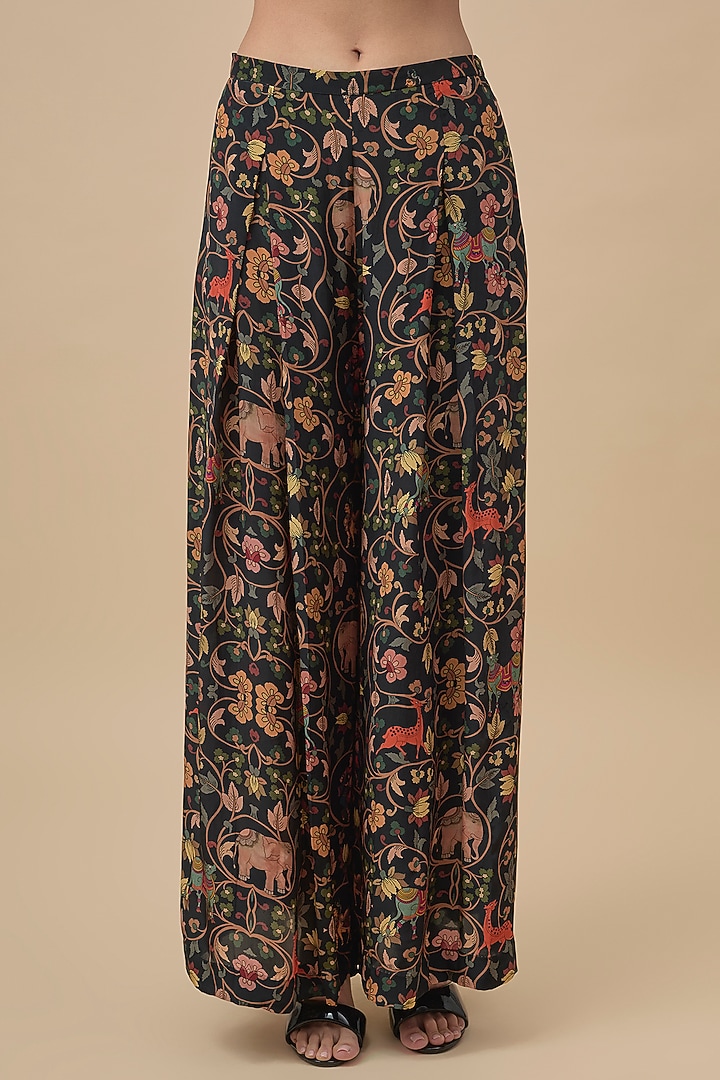 Black Georgette Printed Cape Set by Rajat Tangri at Pernia's Pop Up Shop