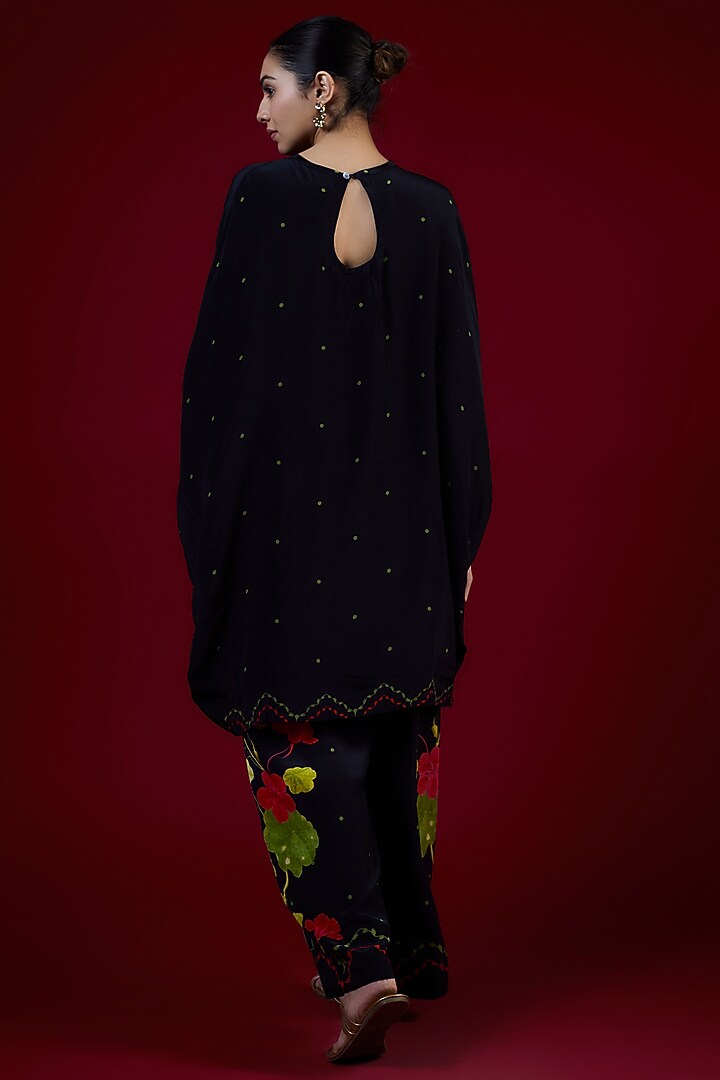 Black Crepe Kaftan Set by Rajat tangri at Pernia's Pop Up Shop