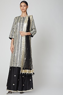 product-color-Black