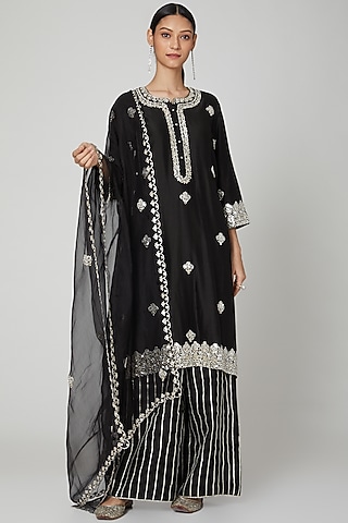 Black Hand Embroidered Kurta Set by Rajat tangri 