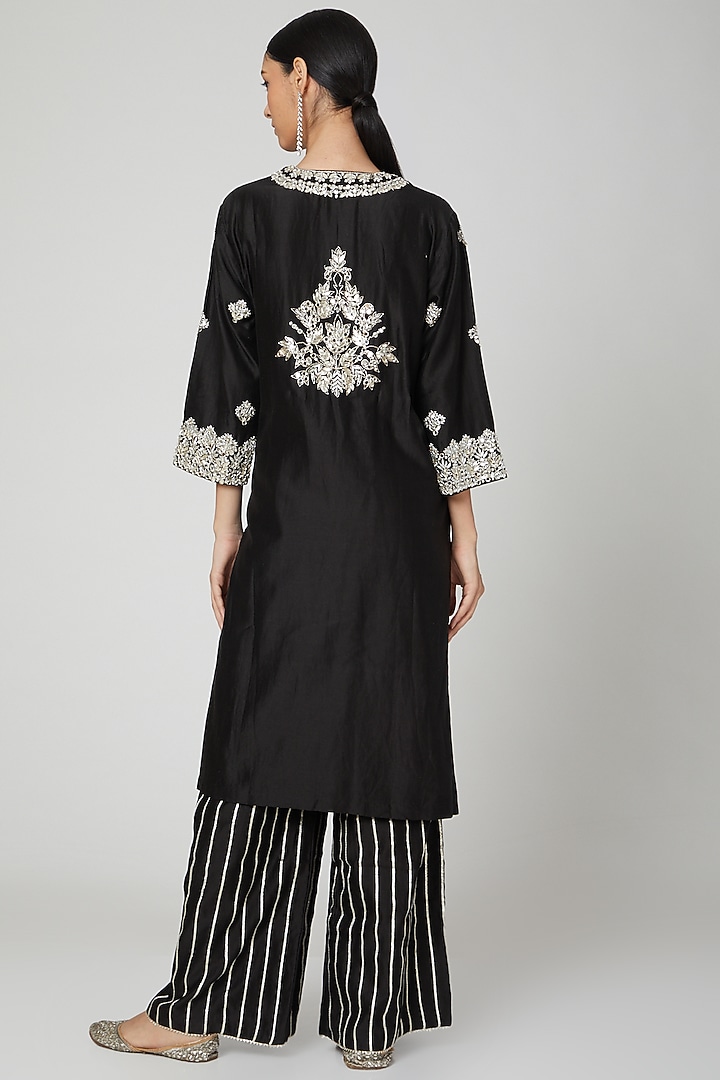 Black Hand Embroidered Kurta Set by Rajat tangri at Pernia's Pop Up Shop