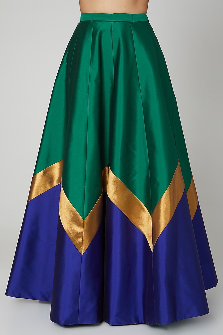 Emerald Green Embroidered Wedding Lehenga Set by Rajat tangri at Pernia's Pop Up Shop