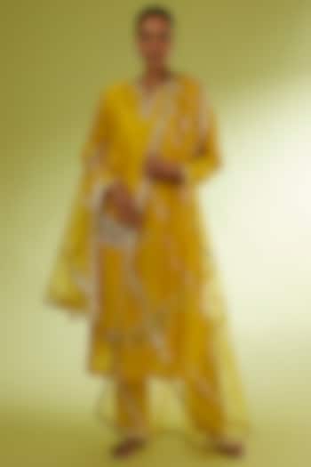 Yellow Hand Embroidered Kurta Set by Rajat tangri