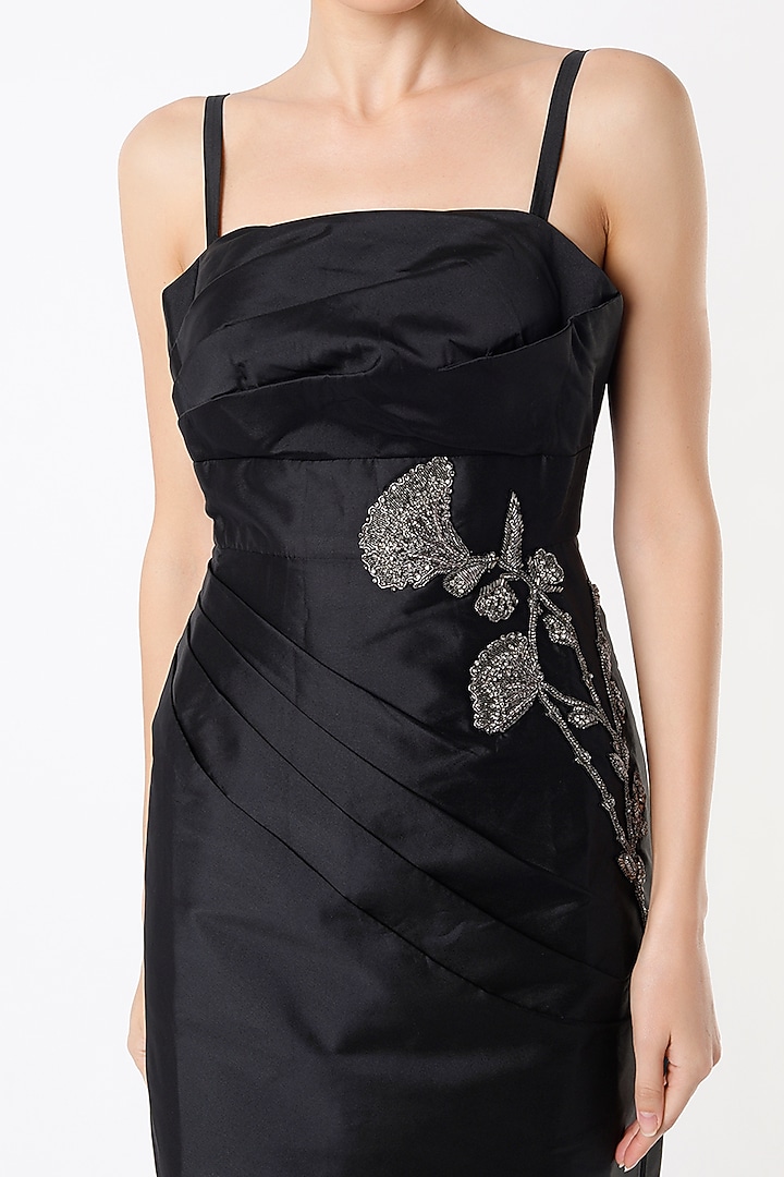 Black Cocktail Dress With Hand Embroidery by Rajat tangri  at Pernia's Pop Up Shop