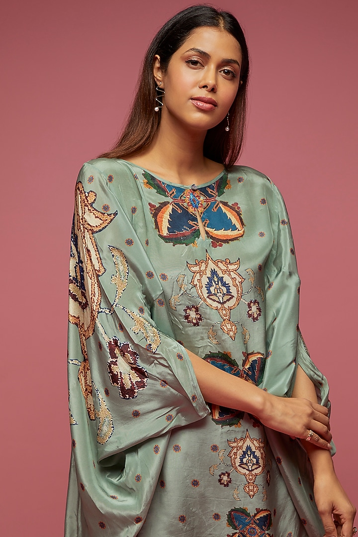 Grey Crepe Kite Kaftan Set by Rajat tangri at Pernia's Pop Up Shop