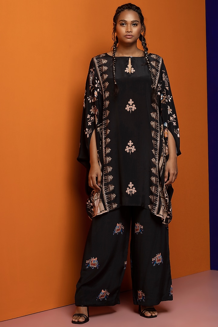 Black Crepe Kaftan Set by Rajat tangri  at Pernia's Pop Up Shop