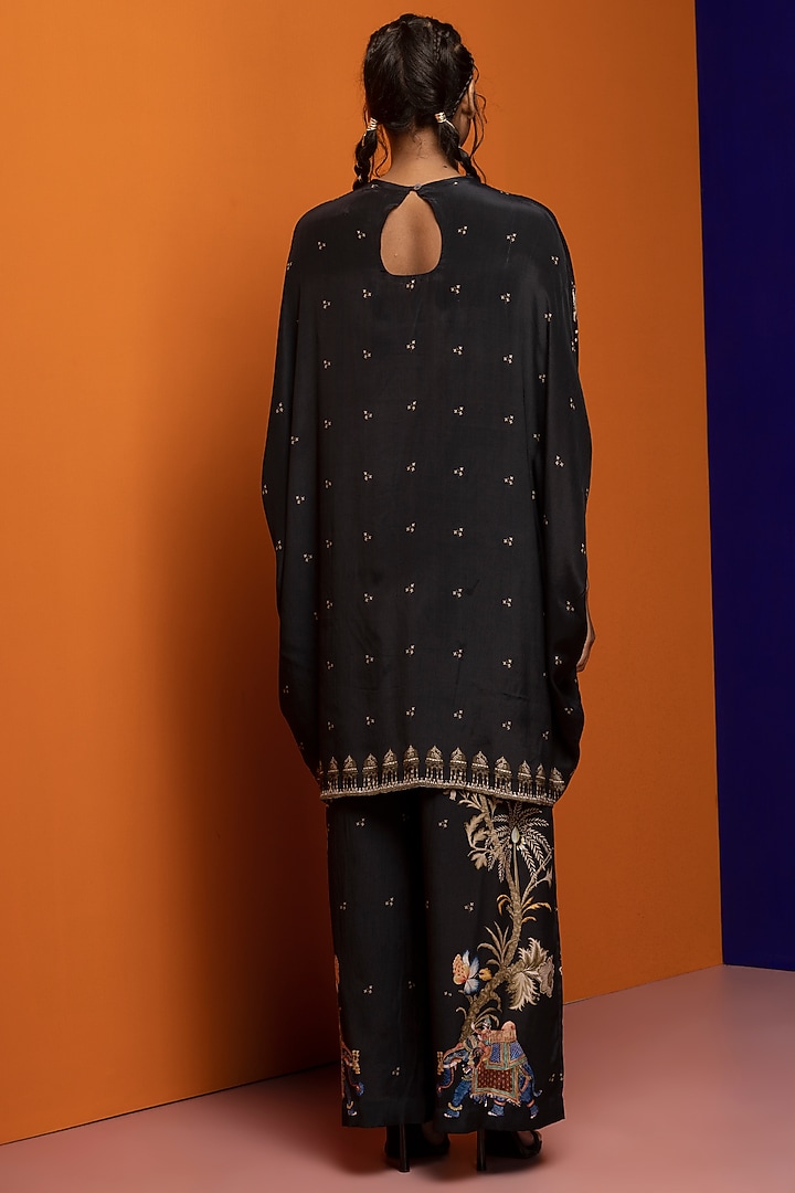 Black Crepe Kaftan Set by Rajat tangri at Pernia's Pop Up Shop