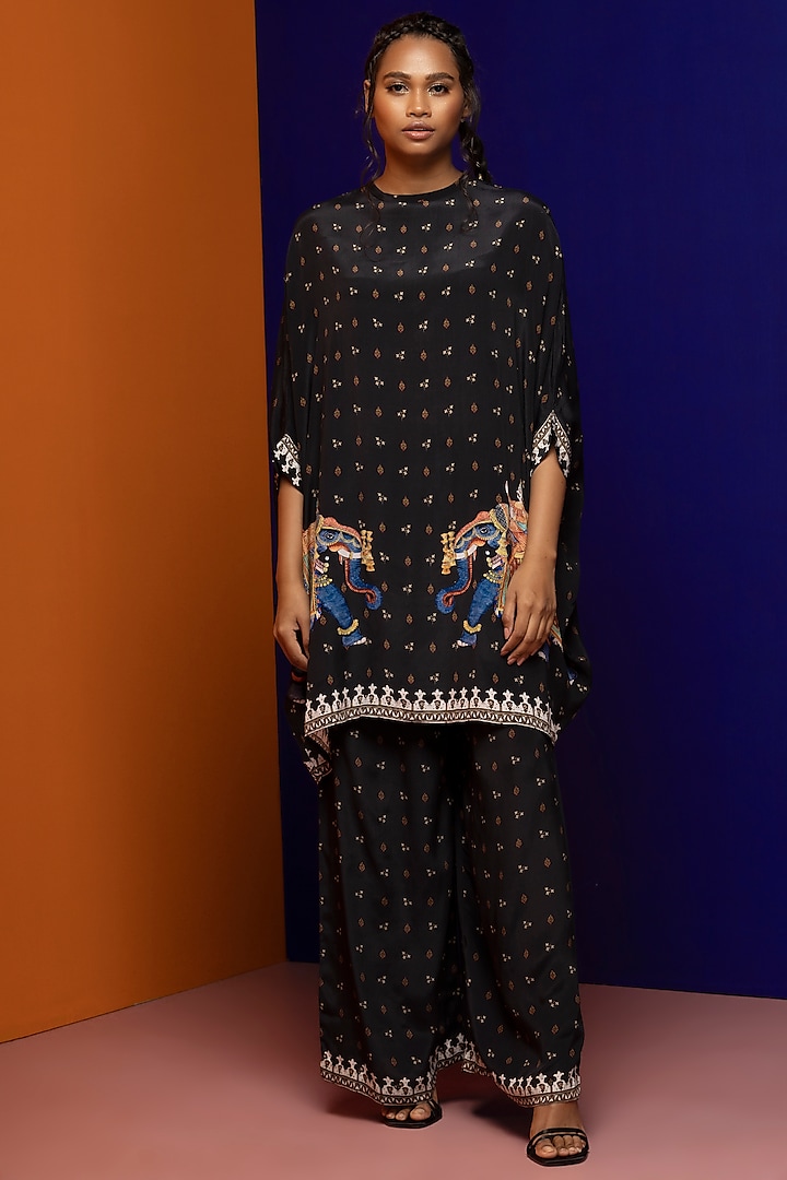 Black Crepe Kaftan Set by Rajat tangri  at Pernia's Pop Up Shop