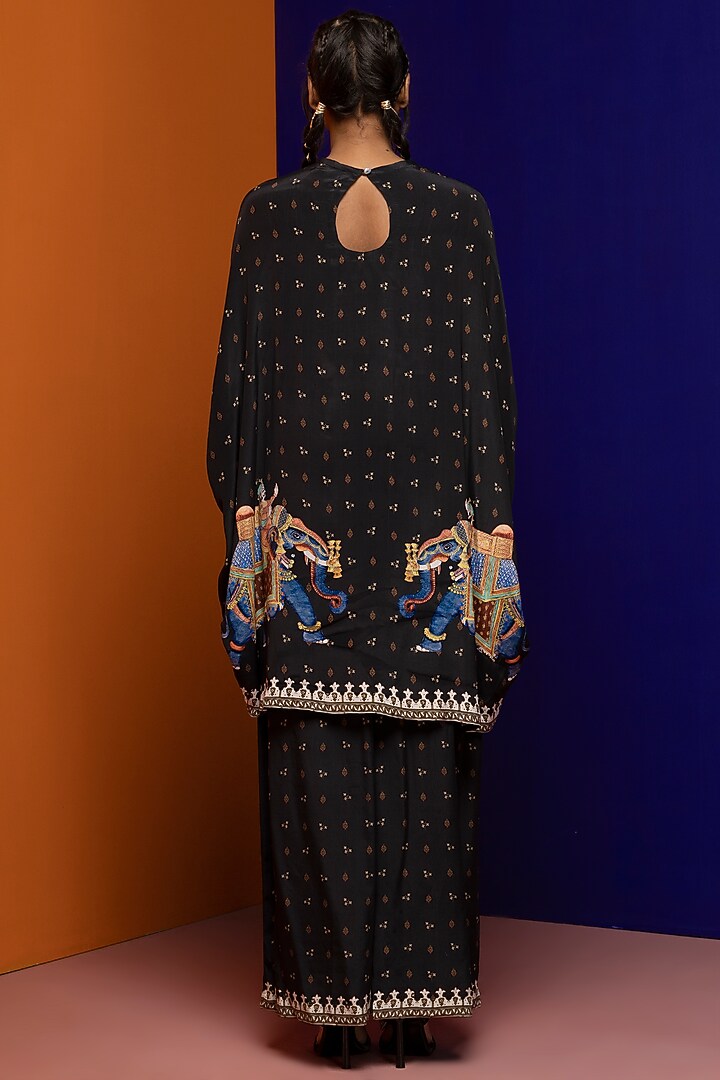 Black Crepe Kaftan Set by Rajat tangri at Pernia's Pop Up Shop