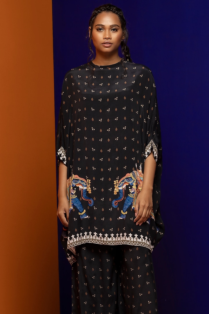 Black Crepe Kaftan Set by Rajat tangri at Pernia's Pop Up Shop