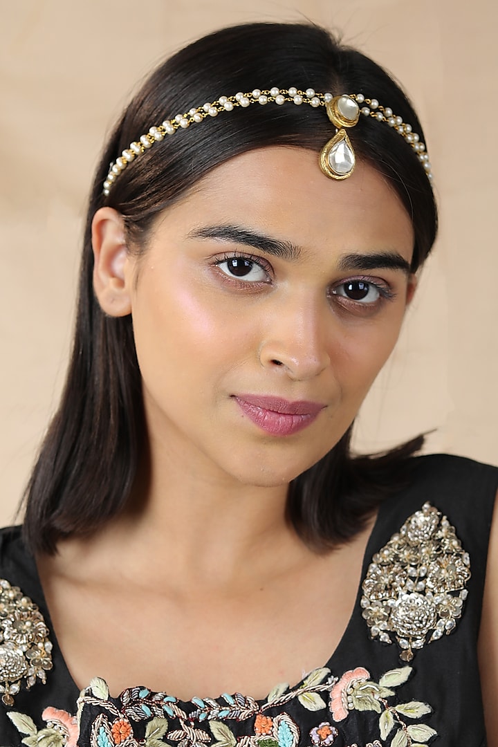 Gold Finish Jadau & Pearl Mathapatti by Riana Jewellery at Pernia's Pop Up Shop