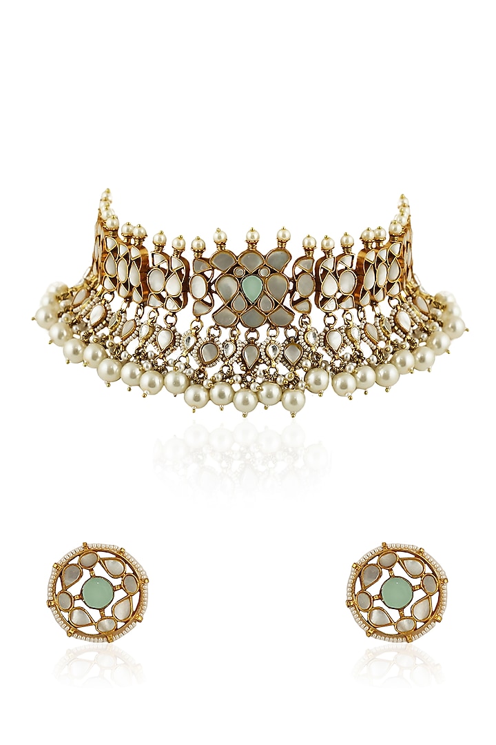 Beige Lotus Handmade Necklace Set Design by Tsera World at Pernia's Pop Up  Shop 2024