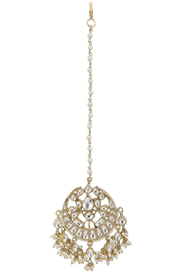 Gold plated white jadtar maangtikka available only at Pernia's Pop Up Shop.