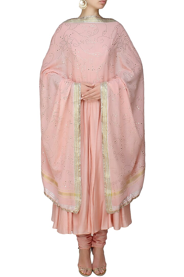 Nude pink vintage anarkali with badala mokaish dupatta available only at Pernia's Pop Up Shop.