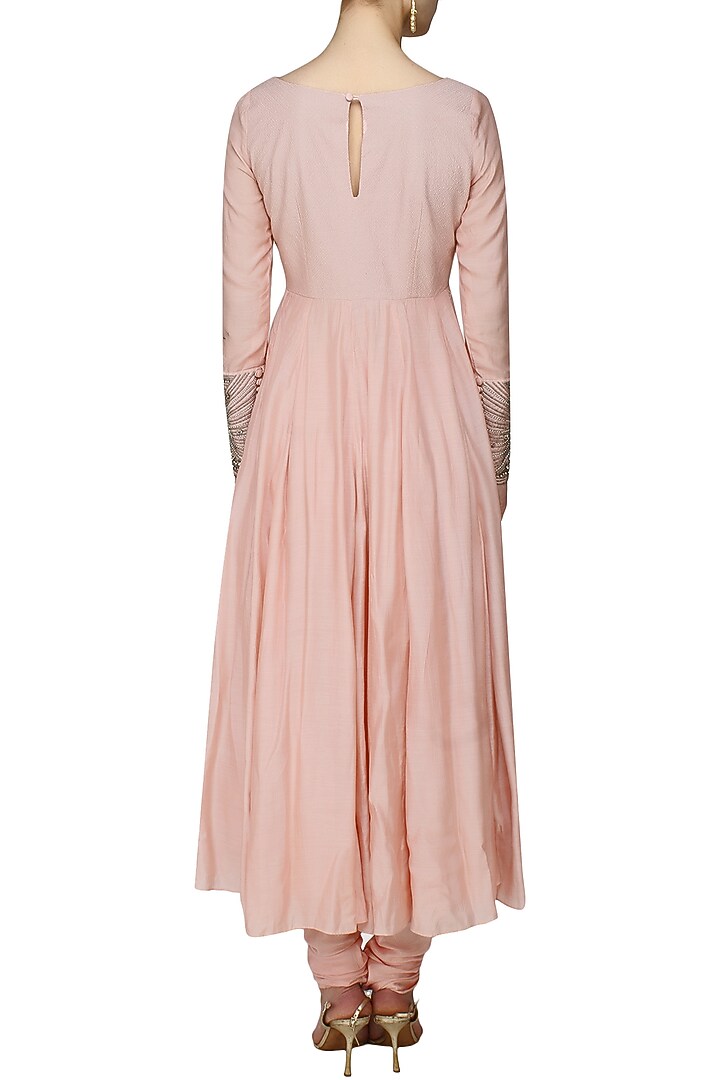 Nude pink vintage anarkali with badala mokaish dupatta available only at Pernia's Pop Up Shop.