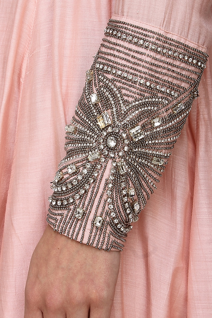 Nude pink vintage anarkali with badala mokaish dupatta available only at Pernia's Pop Up Shop.