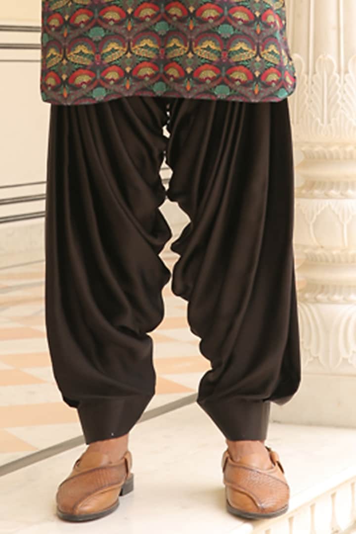 Black Digital Printed Kurta by Rohit Kamra Jaipur at Pernia's Pop Up Shop