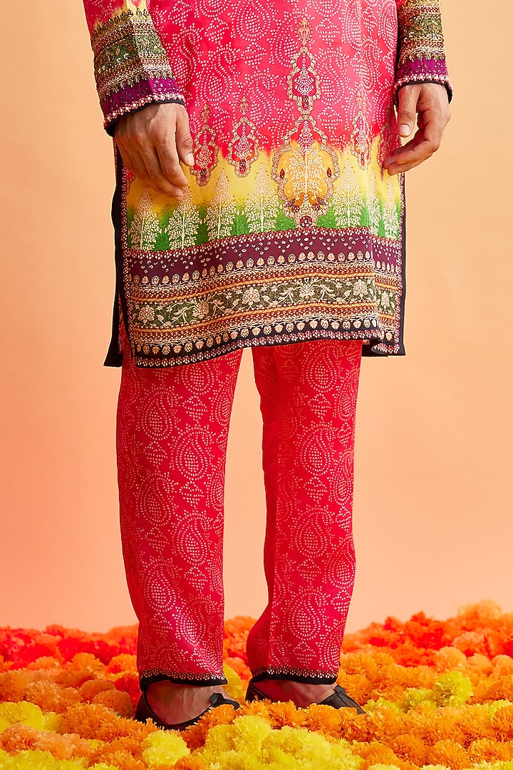 Magenta Bemberg Satin Embroidered Kurta Set by Rajdeep Ranawat Men at Pernia's Pop Up Shop