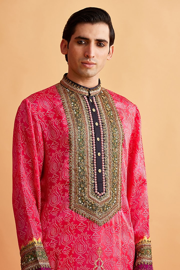 Magenta Bemberg Satin Embroidered Kurta Set by Rajdeep Ranawat Men at Pernia's Pop Up Shop