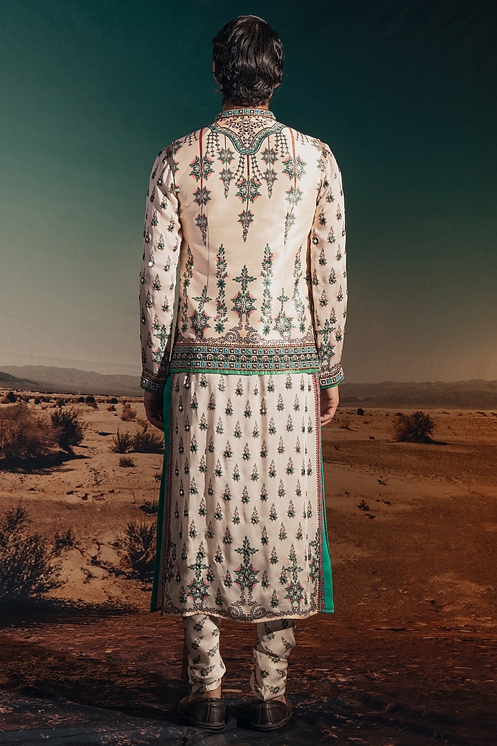 White Dupion Silk Printed & Embroidered Bundi Jacket Set by Rajdeep Ranawat Men at Pernia's Pop Up Shop