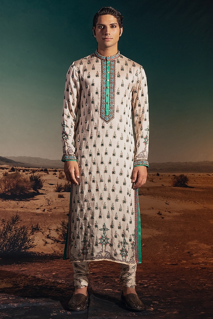 White Dupion Silk Printed & Embroidered Bundi Jacket Set by Rajdeep Ranawat Men at Pernia's Pop Up Shop
