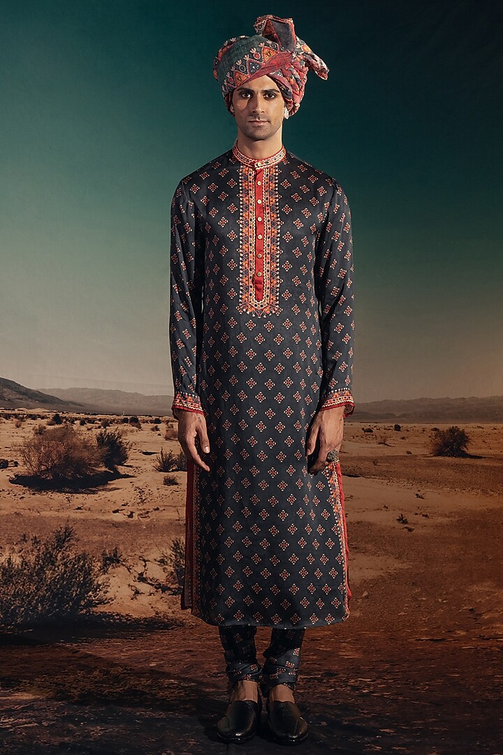 Charcoal Dupion Silk Printed Bundi Jacket Set by Rajdeep Ranawat Men at Pernia's Pop Up Shop