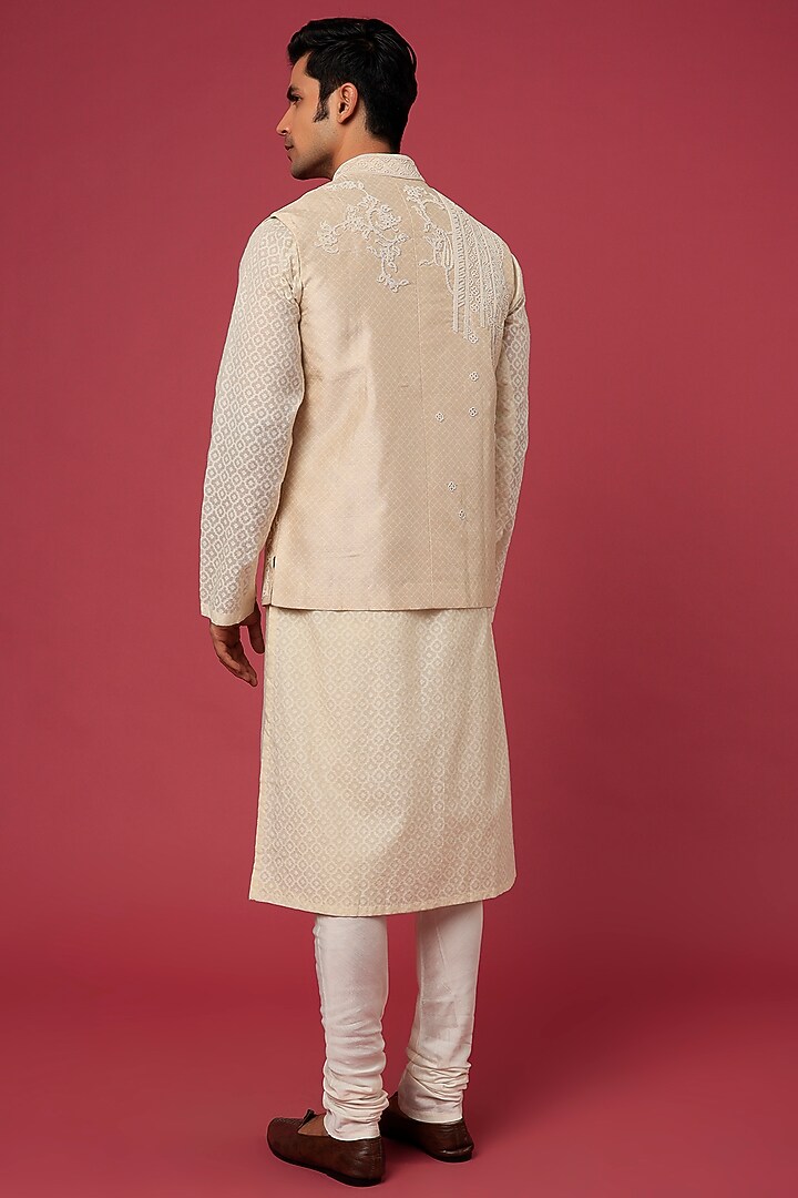 Angora Bundi Jacket With Kurta Set by Rajdeep Ranawat Men at Pernia's Pop Up Shop