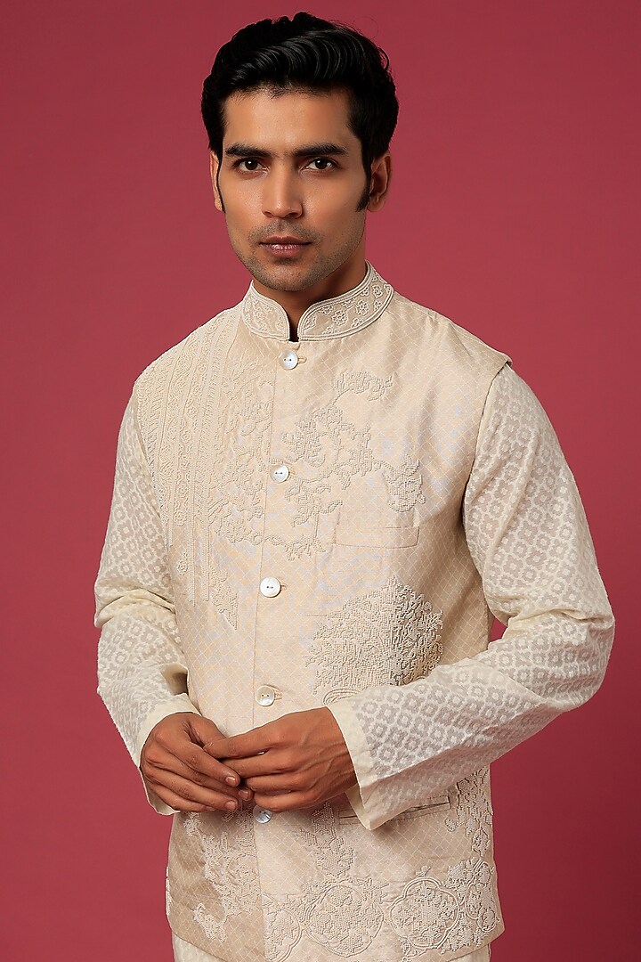 Angora Bundi Jacket With Kurta Set by Rajdeep Ranawat Men at Pernia's Pop Up Shop