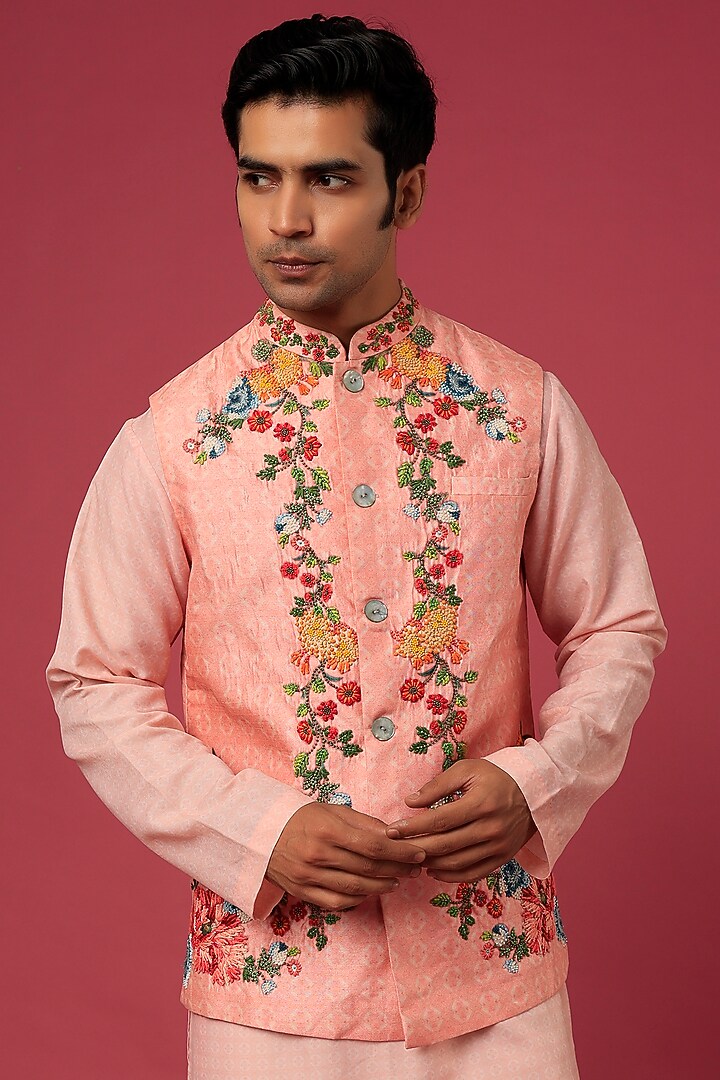 Blush Bundi Jacket With Kurta Set by Rajdeep Ranawat Men at Pernia's Pop Up Shop