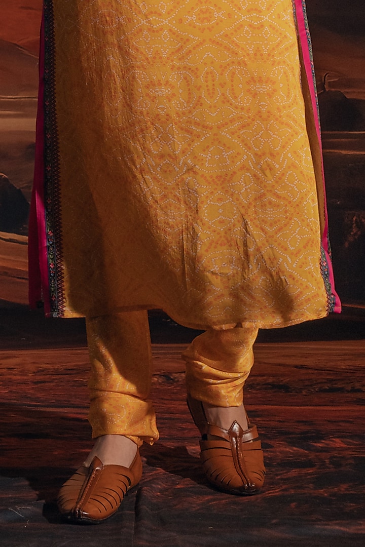 Marigold Yellow Bemberg Satin Printed Kurta Set by Rajdeep Ranawat Men at Pernia's Pop Up Shop