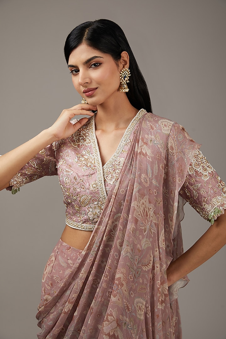Dusty Pink Chiffon Printed Pre-Draped Reception Saree Set by Ridhi Mehra at Pernia's Pop Up Shop