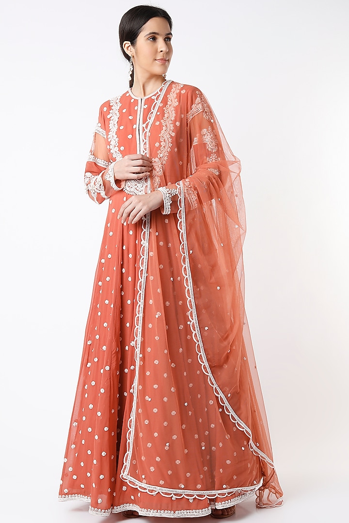 Tea Rose Embroidered Bridal Anarkali Set by Ridhi Mehra at Pernia's Pop Up Shop
