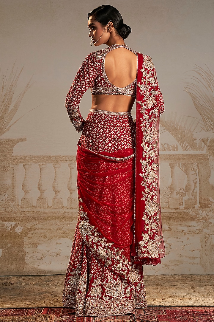 Red Raw Silk Embroidered Skirt Bridal Saree Set by Ridhi Mehra at Pernia's Pop Up Shop