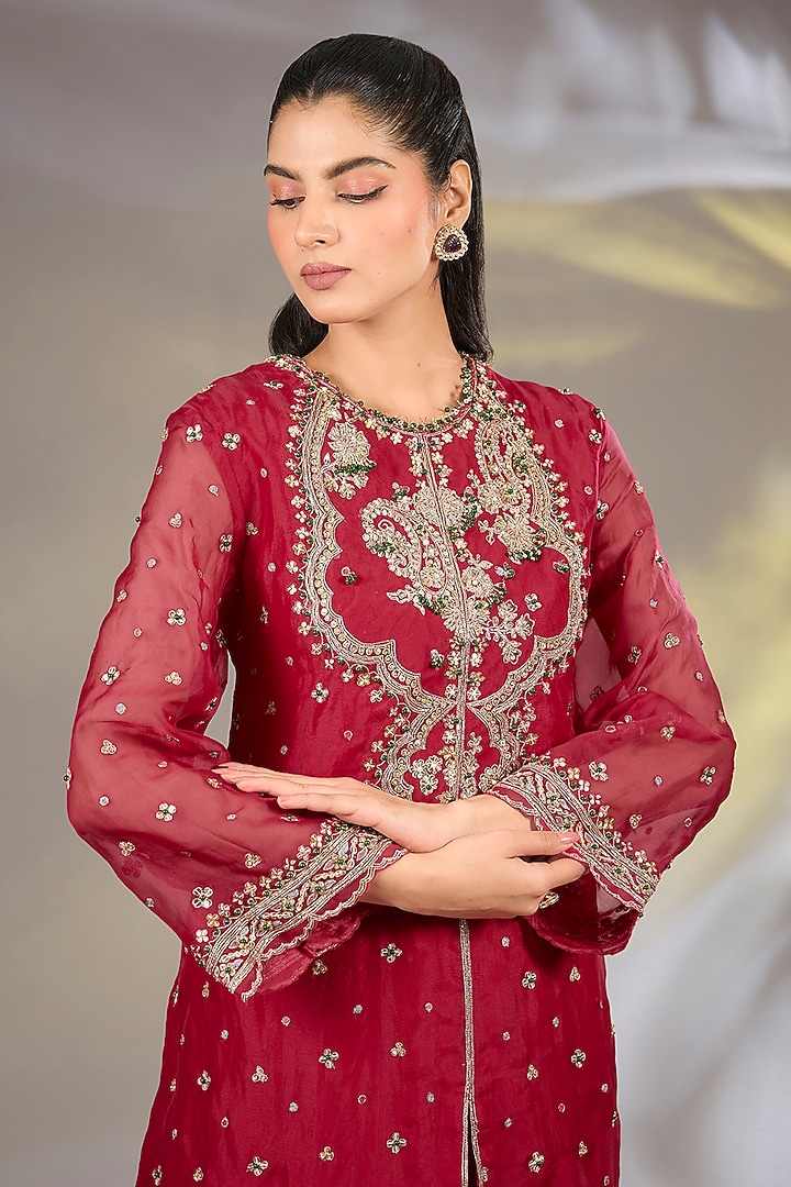 Red Organza Embroidered Kurta Set by Ridhi Mehra at Pernia's Pop Up Shop