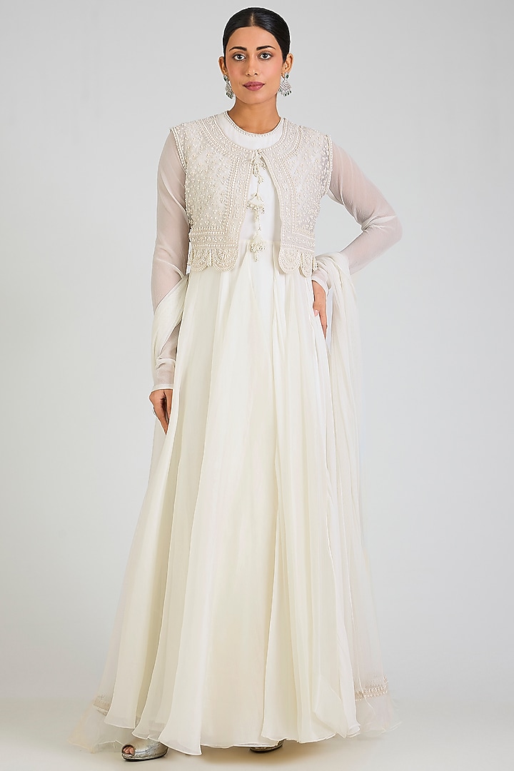 Ivory Chiffon Embroidered Bridal Anarkali Set by Ridhi Mehra at Pernia's Pop Up Shop