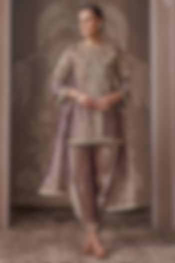 Deep Lilac & Gold Tissue Embroidered Kurta Set by Ridhi Mehra at Pernia's Pop Up Shop