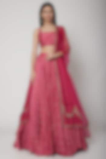 Berry Pink Paisley Printed Wedding Lehenga Set by Ridhi Mehra at Pernia's Pop Up Shop