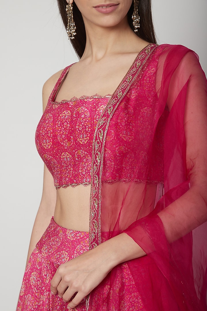 Berry Pink Paisley Printed Wedding Lehenga Set by Ridhi Mehra at Pernia's Pop Up Shop