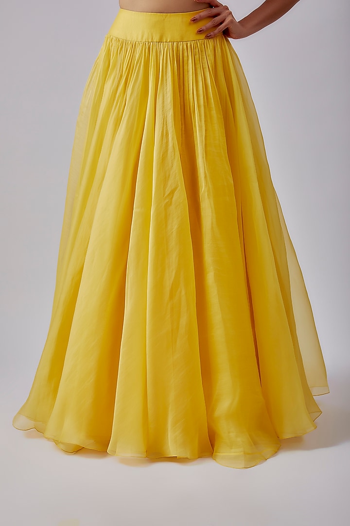 Yellow Organza Wedding Lehenga Set by Ridhi Mehra at Pernia's Pop Up Shop