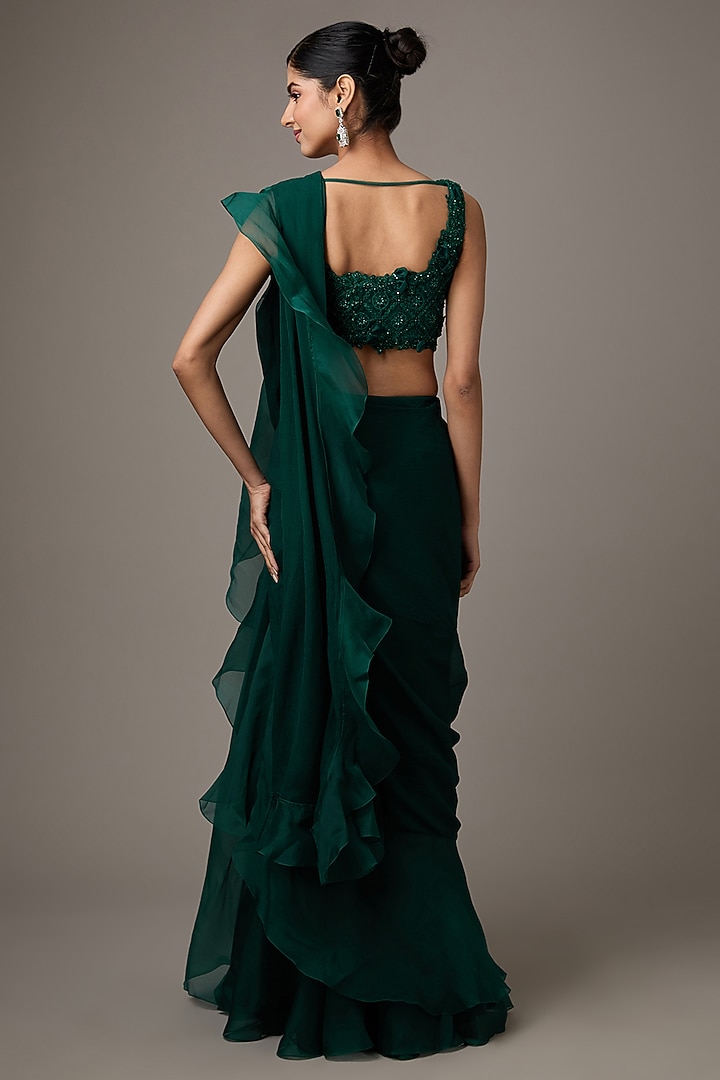 Emerald Green Chiffon & Organza Draped Reception Saree Set by Ridhi Mehra at Pernia's Pop Up Shop