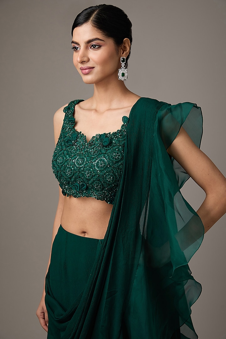 Emerald Green Chiffon & Organza Draped Reception Saree Set by Ridhi Mehra at Pernia's Pop Up Shop
