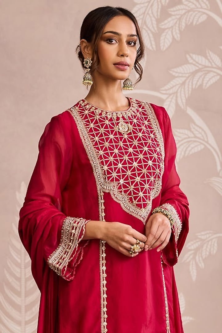 Red Organza Placement Embroidered Kurta Set by Ridhi Mehra at Pernia's Pop Up Shop