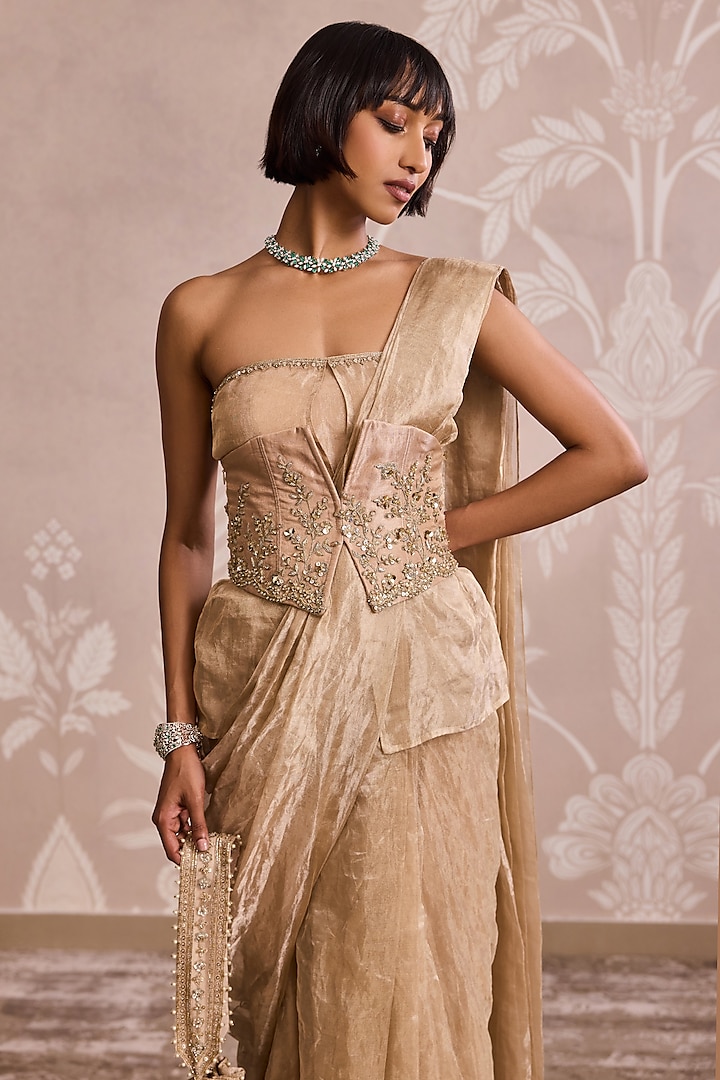 Gunmetal Gold Tissue Embroidered Corset Belt by Ridhi Mehra at Pernia's Pop Up Shop